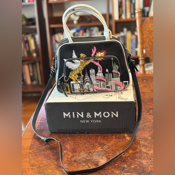 NWT Min & Mon Marino Medium Crossbody Bag in Herocity Print - Picture 9 of 11